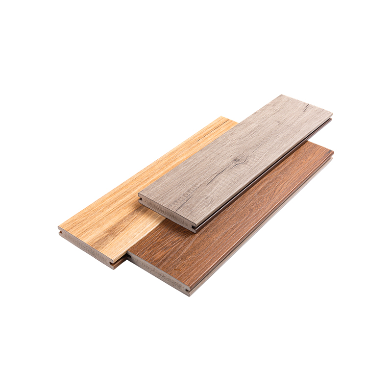 Surpasser - PVC Decking